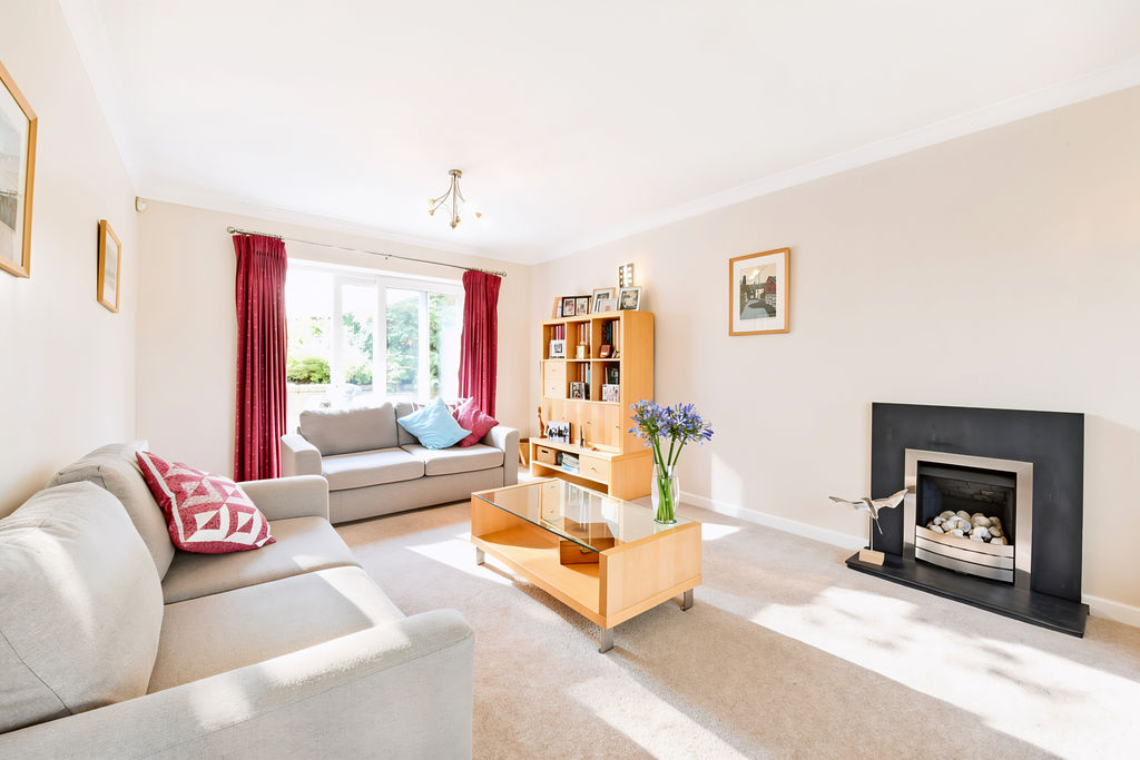 Sitting Room- click for photo gallery